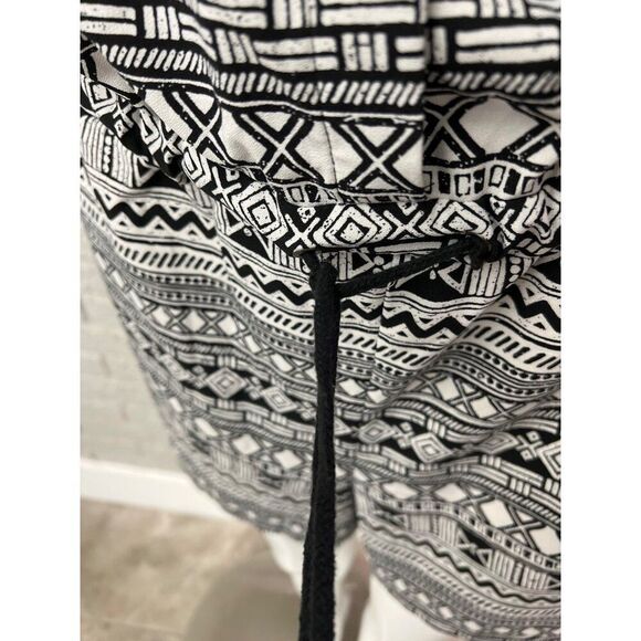 Merona Women Black White Aztec Geometric Print Romper Size XL - Picture 8 of 10